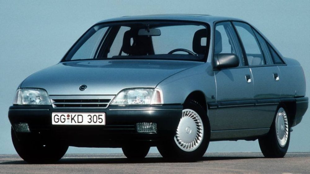 Девочка для битья: как Opel Omega конкурировала с BMW, почему провалилась, и при чём тут Corvette
