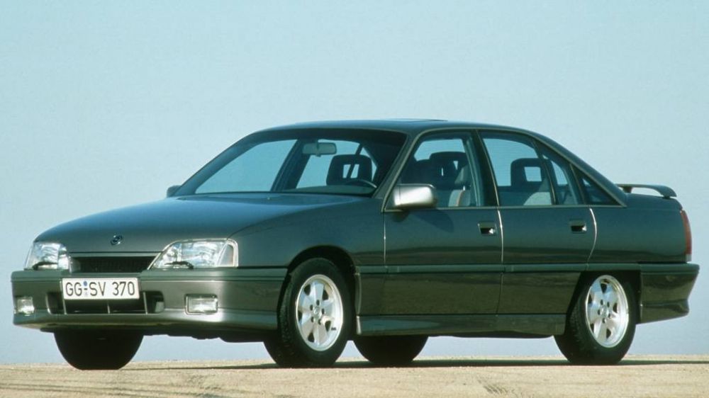 Девочка для битья: как Opel Omega конкурировала с BMW, почему провалилась, и при чём тут Corvette