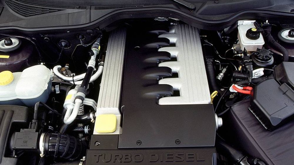 Девочка для битья: как Opel Omega конкурировала с BMW, почему провалилась, и при чём тут Corvette