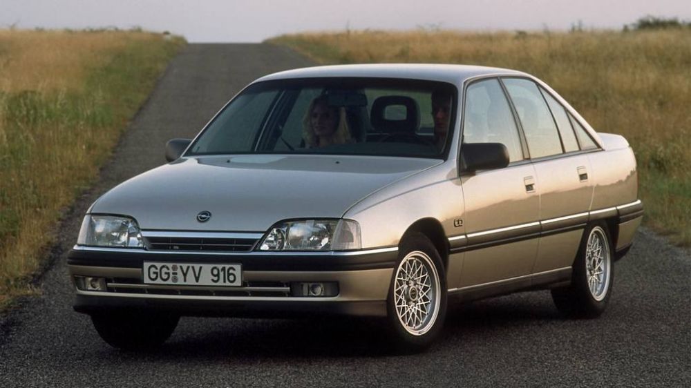 Девочка для битья: как Opel Omega конкурировала с BMW, почему провалилась, и при чём тут Corvette