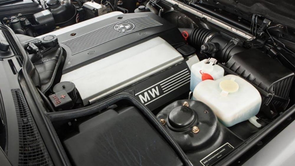 Девочка для битья: как Opel Omega конкурировала с BMW, почему провалилась, и при чём тут Corvette