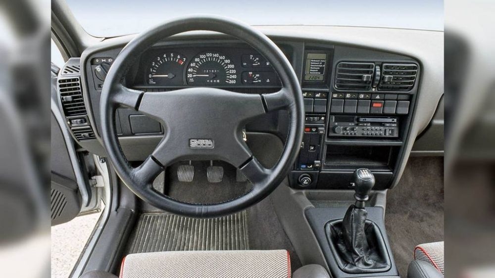 Девочка для битья: как Opel Omega конкурировала с BMW, почему провалилась, и при чём тут Corvette