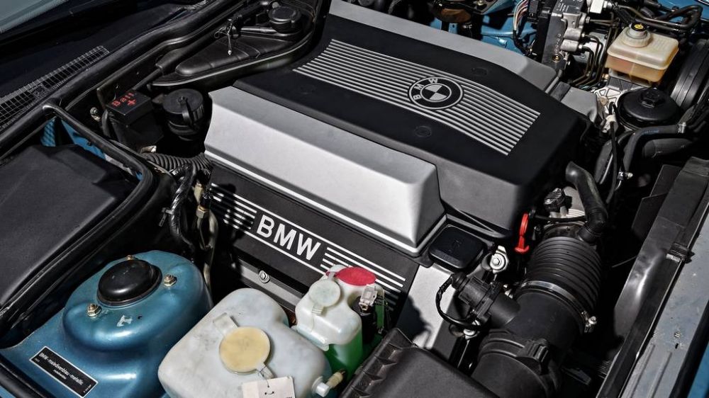 Девочка для битья: как Opel Omega конкурировала с BMW, почему провалилась, и при чём тут Corvette