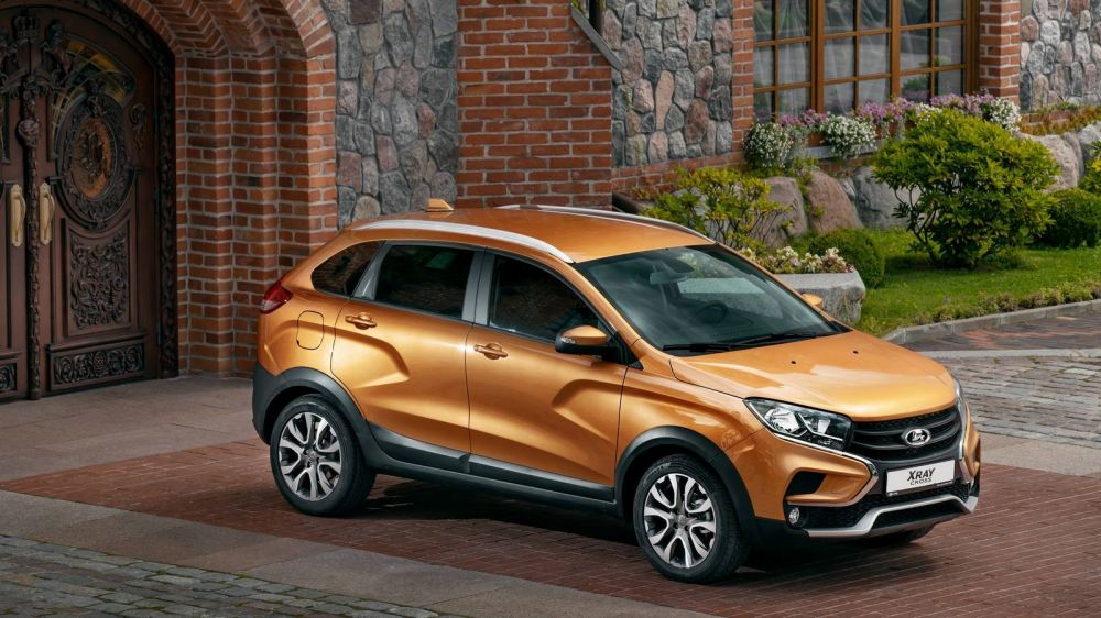 Хруст японской булки: первый тест-драйв Lada Xray Cross с вариатором