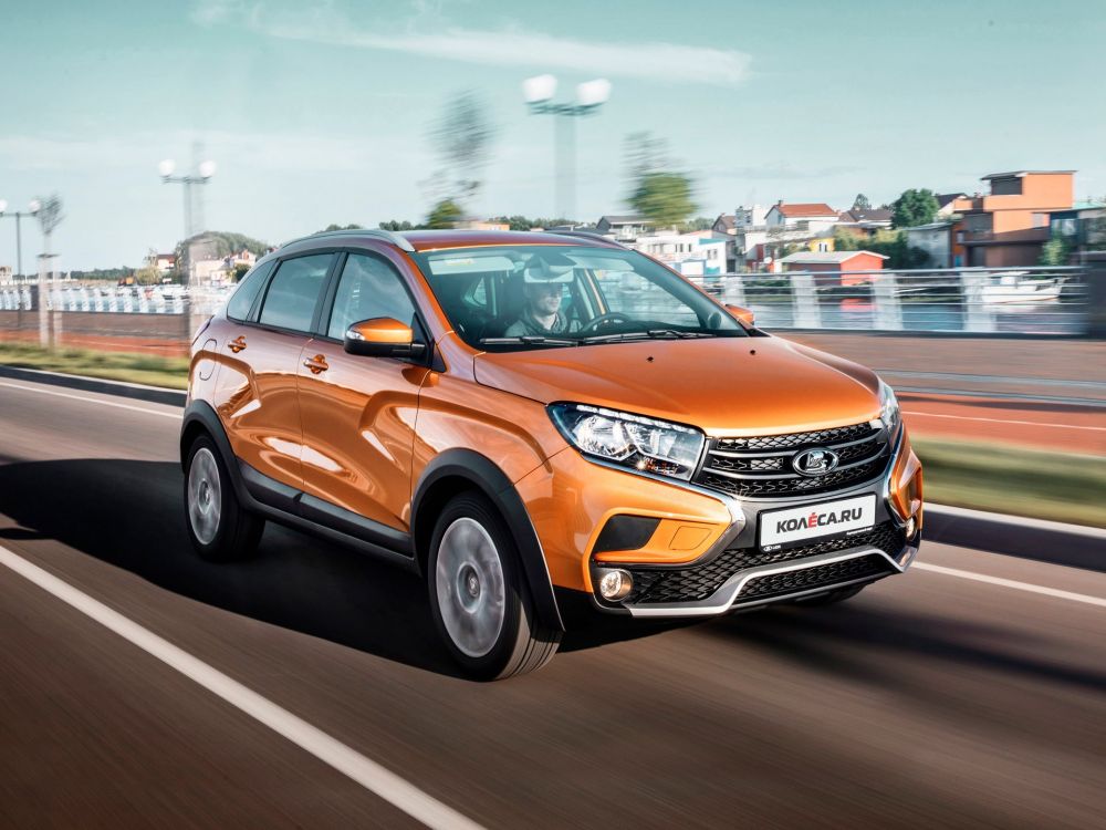 Хруст японской булки: первый тест-драйв Lada Xray Cross с вариатором