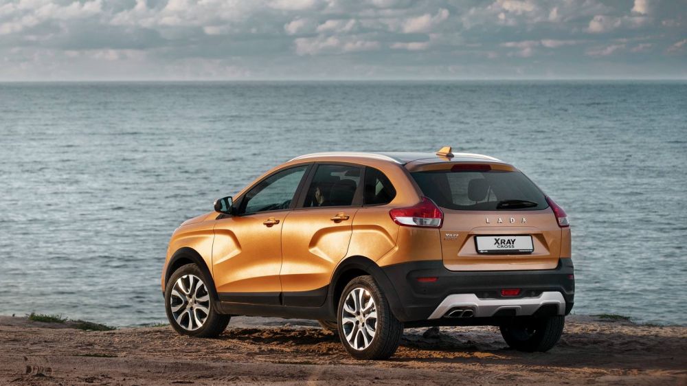 Хруст японской булки: первый тест-драйв Lada Xray Cross с вариатором