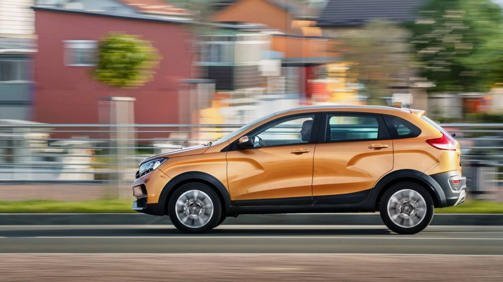 Хруст японской булки: первый тест-драйв Lada Xray Cross с вариатором