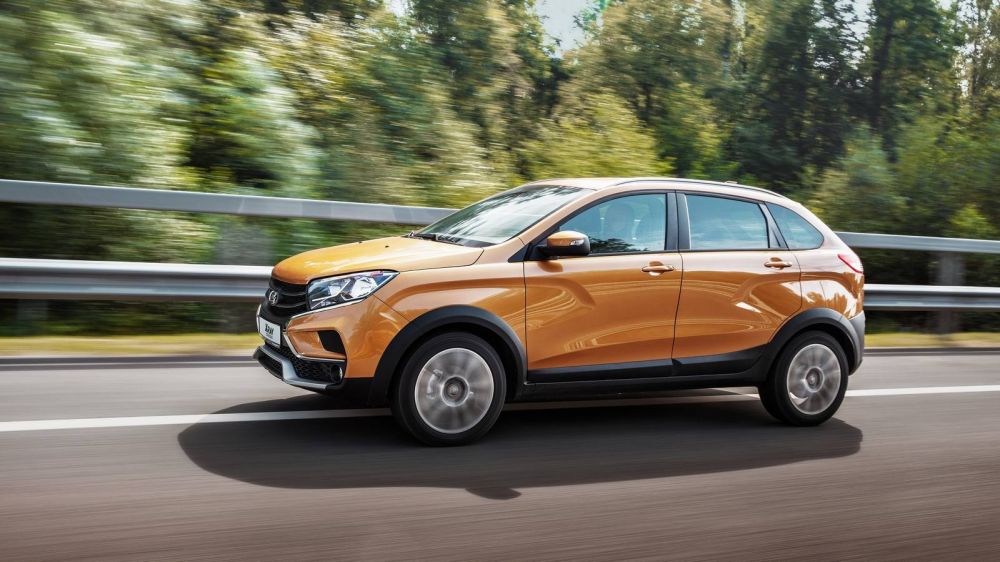 Хруст японской булки: первый тест-драйв Lada Xray Cross с вариатором