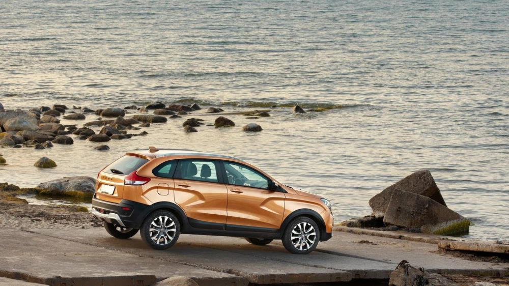 Хруст японской булки: первый тест-драйв Lada Xray Cross с вариатором