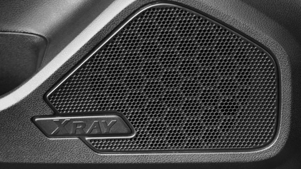 Хруст японской булки: первый тест-драйв Lada Xray Cross с вариатором