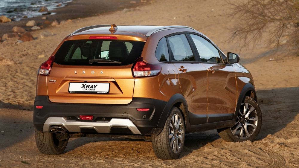Хруст японской булки: первый тест-драйв Lada Xray Cross с вариатором