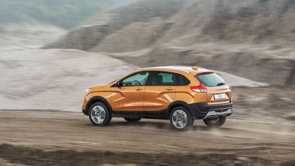 Хруст японской булки: первый тест-драйв Lada Xray Cross с вариатором