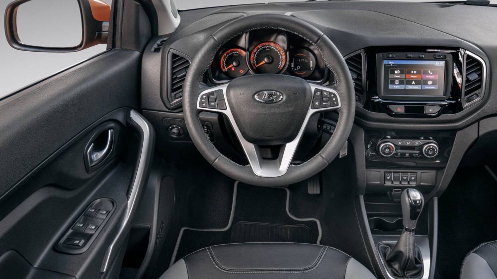 Хруст японской булки: первый тест-драйв Lada Xray Cross с вариатором