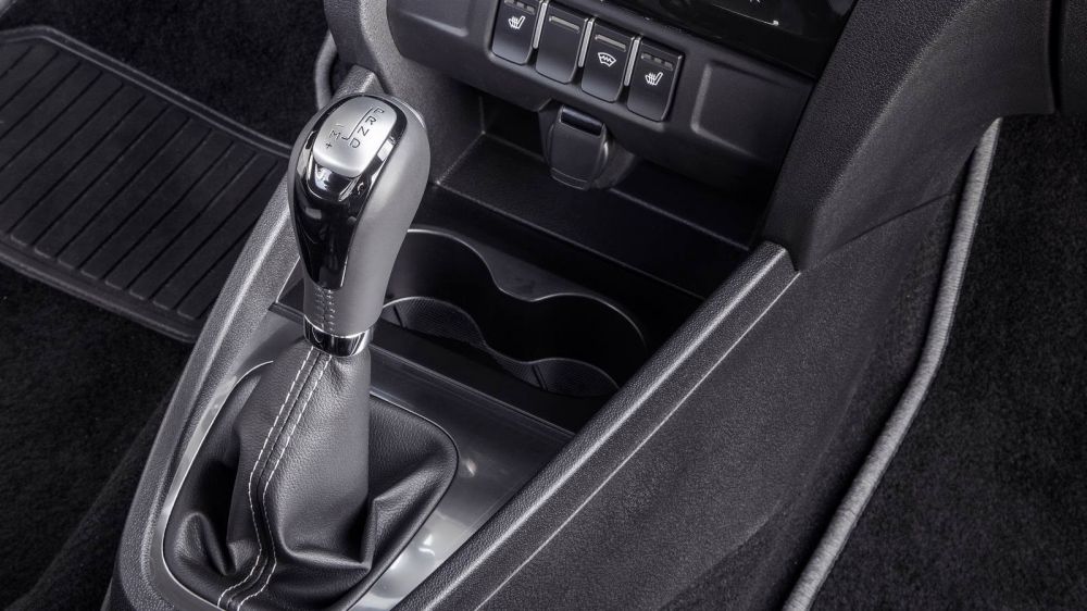 Хруст японской булки: первый тест-драйв Lada Xray Cross с вариатором