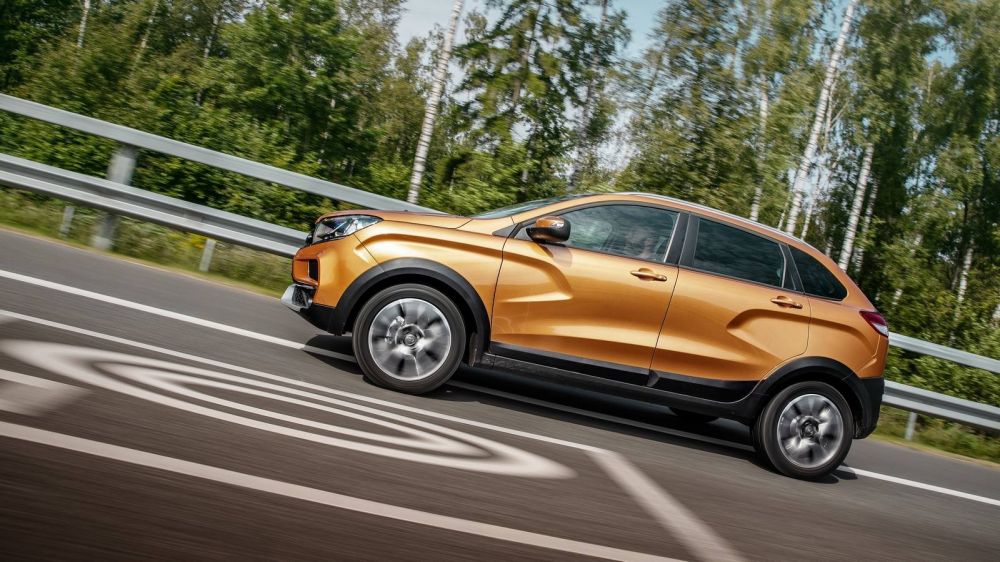 Хруст японской булки: первый тест-драйв Lada Xray Cross с вариатором
