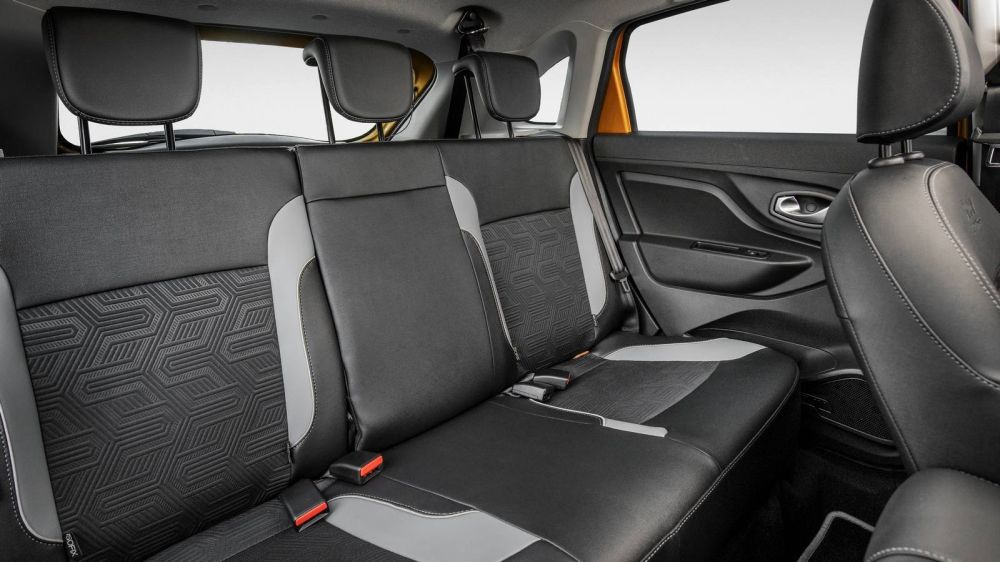 Хруст японской булки: первый тест-драйв Lada Xray Cross с вариатором