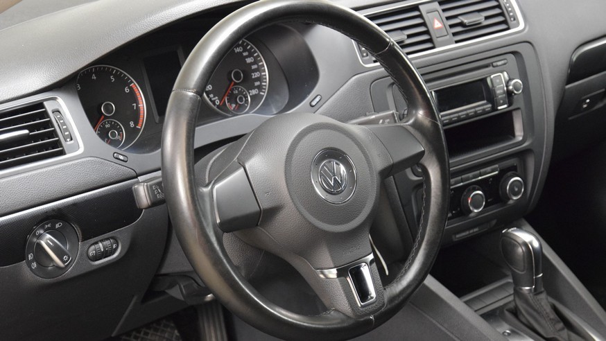 Искать и не сдаваться: покупаем Volkswagen Jetta VI за 500 тысяч