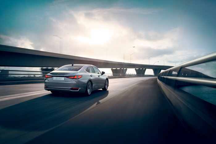 Lexus &bull; Длительный тест Lexus ES. Часть 2: правильный вектор