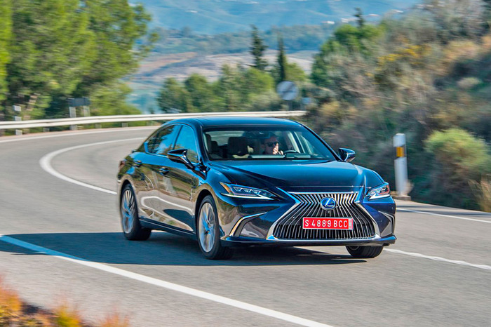 Lexus &bull; Длительный тест Lexus ES. Часть 2: правильный вектор
