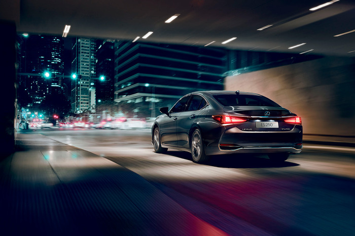 Lexus &bull; Длительный тест Lexus ES. Часть 2: правильный вектор