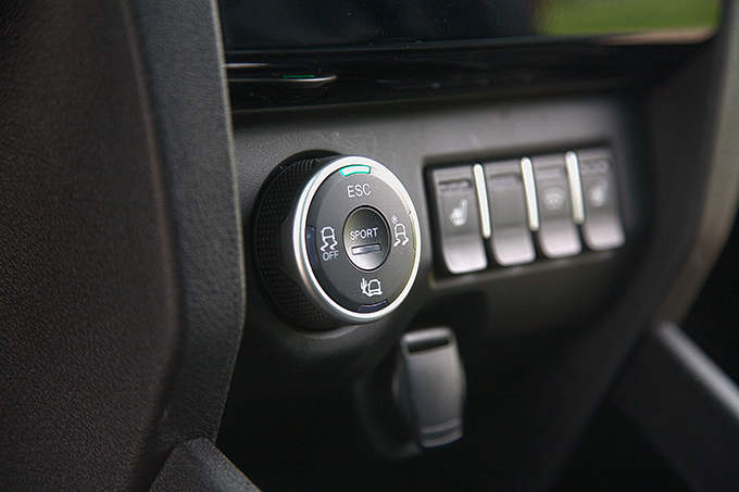 Тест-драйв KiaRio X-Line 1.6, RenaultSandero Stepway 1.6, ВАЗXray Cross 1.8