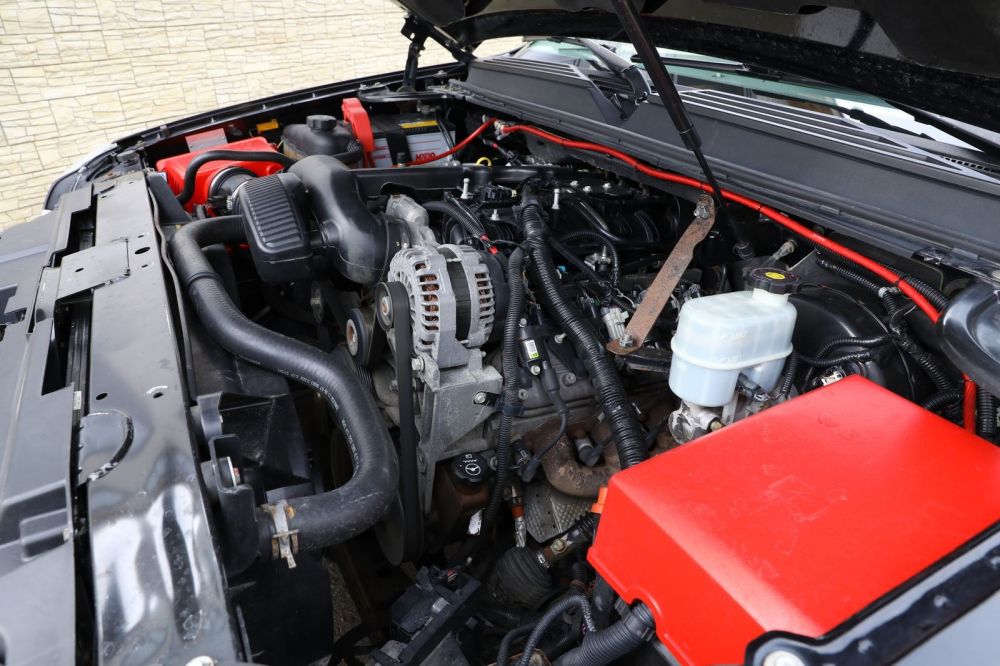 20 литров и 6,5 секунд: опыт владения Cadillac Escalade 2008 года