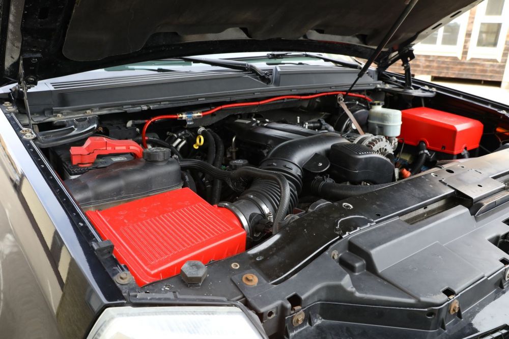 20 литров и 6,5 секунд: опыт владения Cadillac Escalade 2008 года