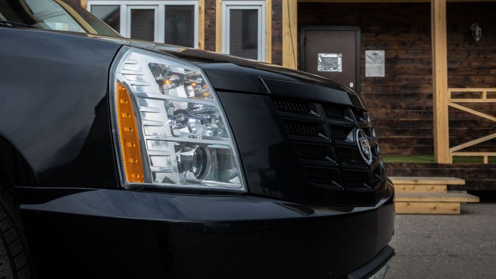20 литров и 6,5 секунд: опыт владения Cadillac Escalade 2008 года
