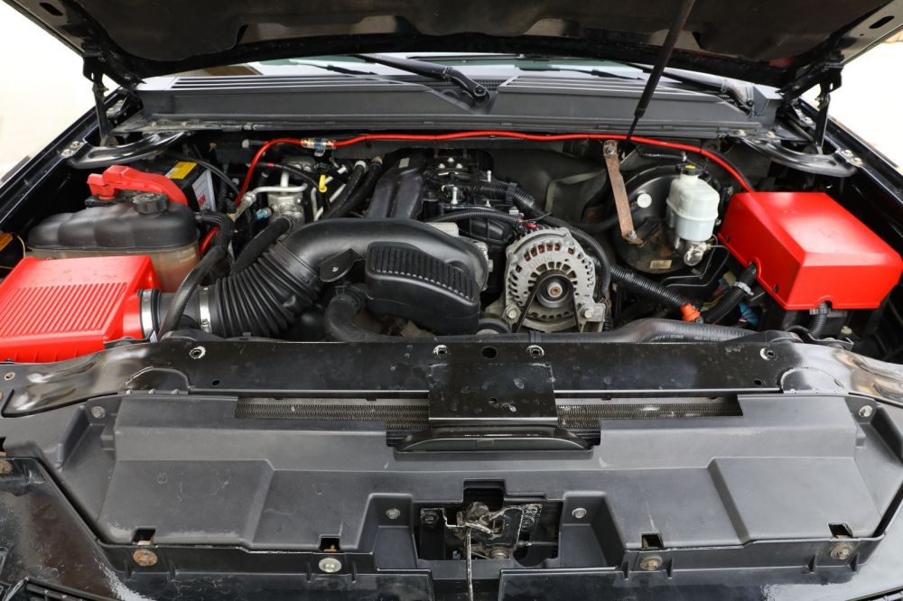 20 литров и 6,5 секунд: опыт владения Cadillac Escalade 2008 года