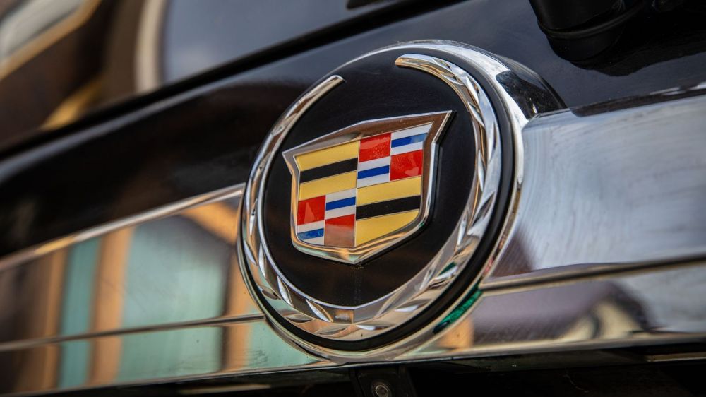 20 литров и 6,5 секунд: опыт владения Cadillac Escalade 2008 года