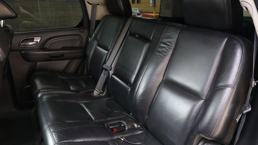 20 литров и 6,5 секунд: опыт владения Cadillac Escalade 2008 года