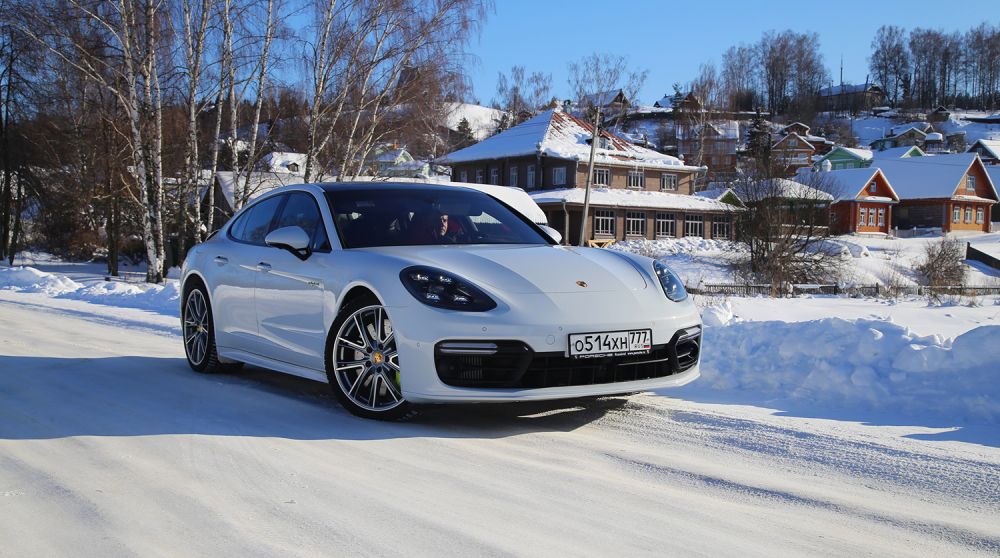 Тест-драйв полноприводных Porsche Panamera и Macan