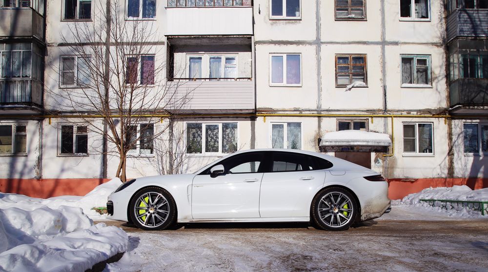 Тест-драйв полноприводных Porsche Panamera и Macan