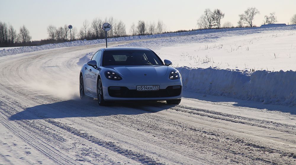Тест-драйв полноприводных Porsche Panamera и Macan